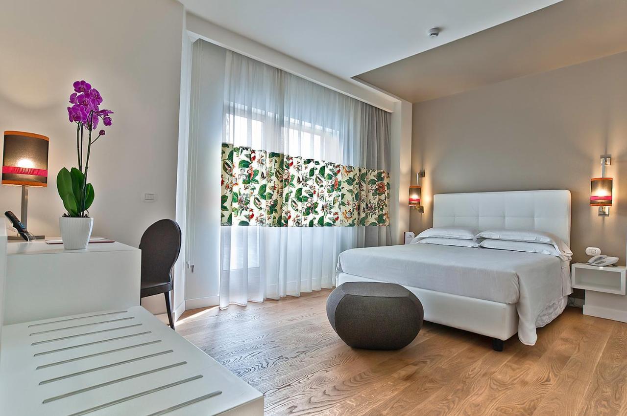 Hotel Caravel Roma Esterno foto
