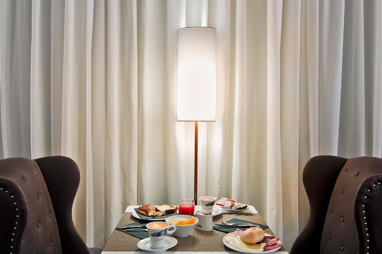 Hotel Caravel Roma Esterno foto