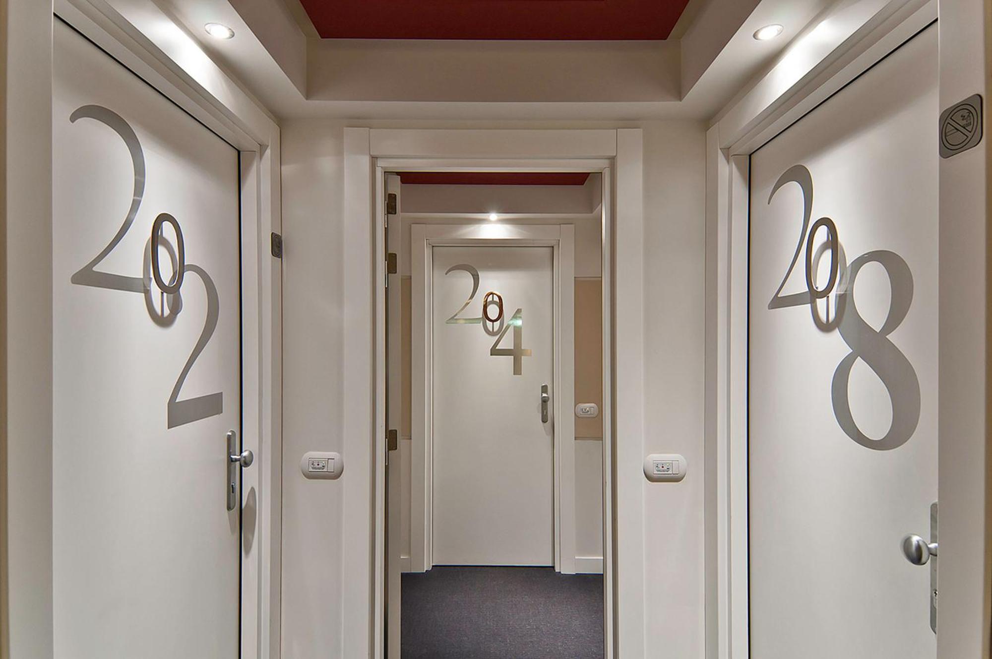Hotel Caravel Roma Esterno foto