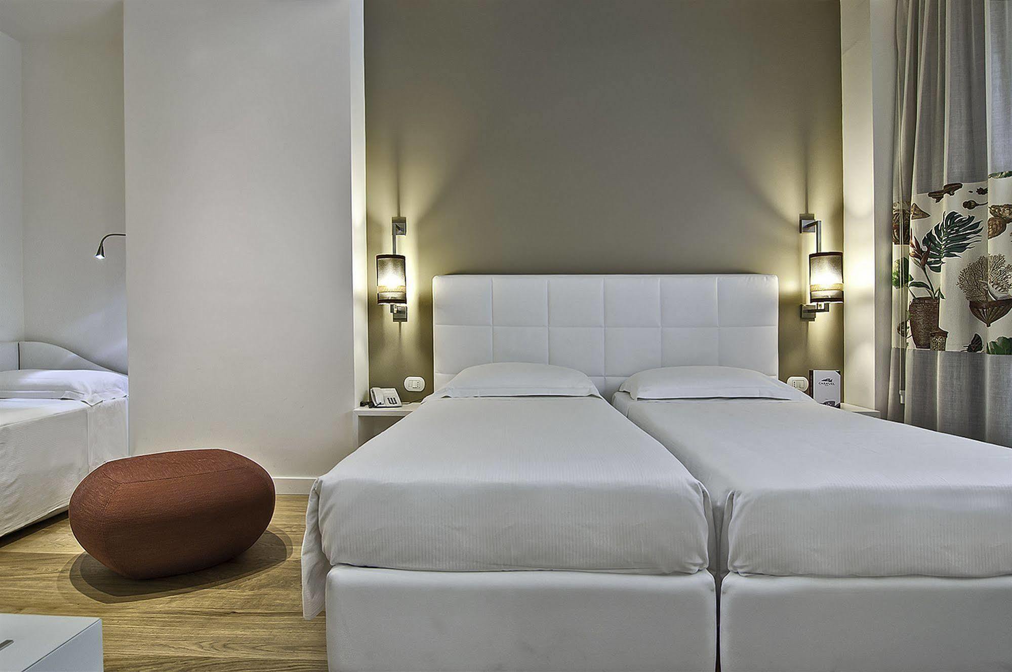 Hotel Caravel Roma Esterno foto